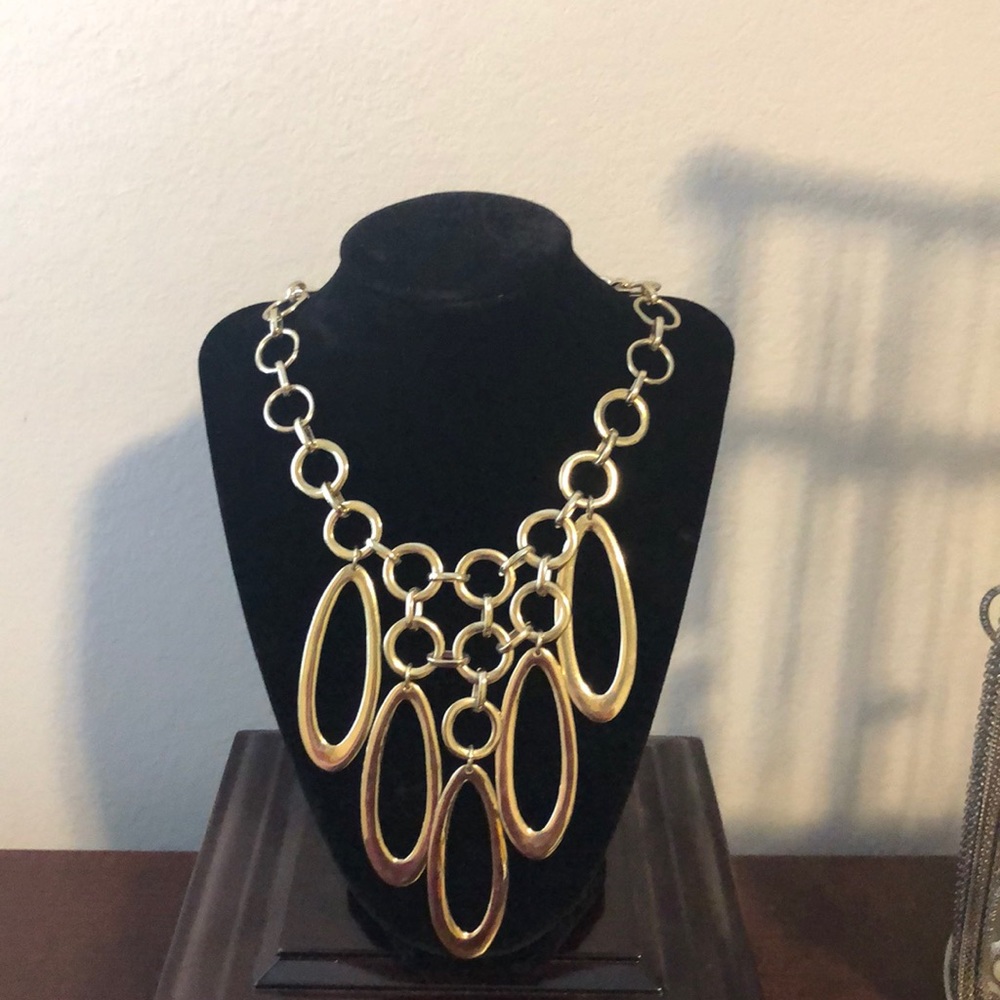 Gold fashion necklace